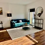 Apartment Palmtrees 2 - Große Und Moderne 2 Zimmerwohnung Mit Französischem Balkon In Gladbeck-mitte Nähe Movie Park Und Veltins Arena Gladbeck