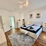 Palmtrees 2 - Große Und Moderne 2 Zimmerwohnung Mit Französischem Balkon In Gladbeck-mitte Nähe Movie Park Und Veltins Arena Apartment Gladbeck