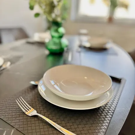 Palmtrees 2 - Grosse Und Moderne 2 Zimmerwohnung Mit Franzoesischem Balkon In Gladbeck-mitte Naehe Movie Park Und Veltins Arena Apartment *