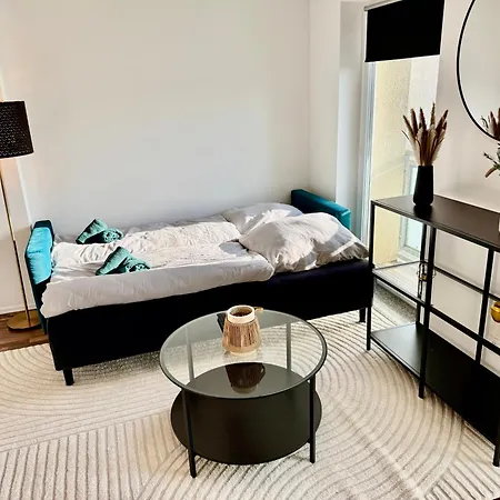 Palmtrees 2 - Grosse Und Moderne 2 Zimmerwohnung Mit Franzoesischem Balkon In Gladbeck-mitte Naehe Movie Park Und Veltins Arena * Gladbeck