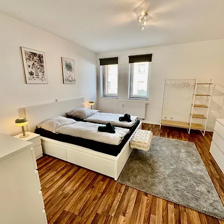公寓 Palmtrees 2 - Grosse Und Moderne 2 Zimmerwohnung Mit Franzoesischem Balkon In Gladbeck-mitte Naehe Movie Park Und Veltins Arena *