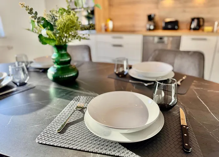 Lejlighed Palmtrees 2 - Grosse Und Moderne 2 Zimmerwohnung Mit Franzoesischem Balkon In Gladbeck-mitte Naehe Movie Park Und Veltins Arena *