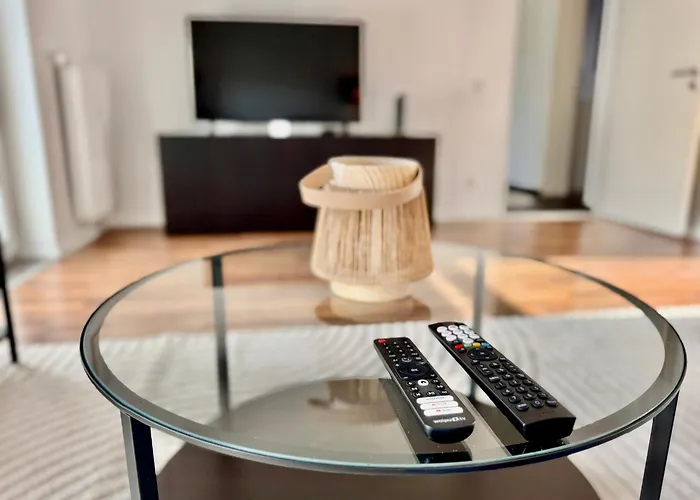 Lejlighed Palmtrees 2 - Grosse Und Moderne 2 Zimmerwohnung Mit Franzoesischem Balkon In Gladbeck-mitte Naehe Movie Park Und Veltins Arena Gladbeck