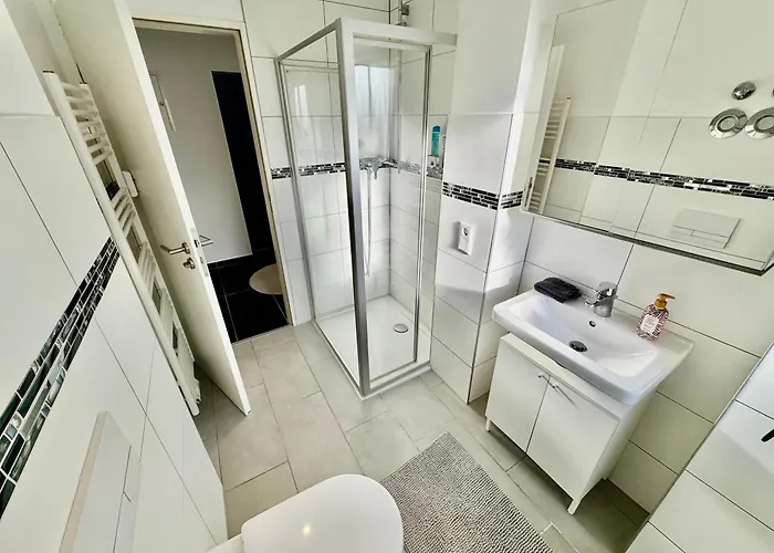 Palmtrees 2 - Grosse Und Moderne 2 Zimmerwohnung Mit Franzoesischem Balkon In Gladbeck-mitte Naehe Movie Park Und Veltins Arena Lejlighed