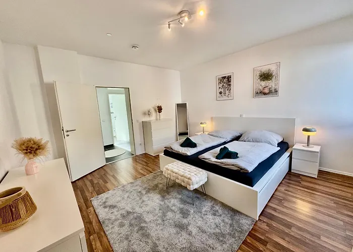 Palmtrees 2 - Grosse Und Moderne 2 Zimmerwohnung Mit Franzoesischem Balkon In Gladbeck-mitte Naehe Movie Park Und Veltins Arena Lejlighed Gladbeck