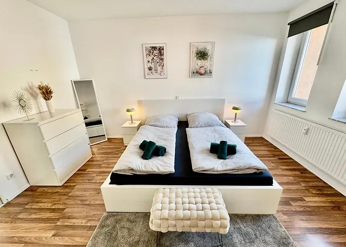 Palmtrees 2 - Grosse Und Moderne 2 Zimmerwohnung Mit Franzoesischem Balkon In Gladbeck-mitte Naehe Movie Park Und Veltins Arena Gladbeck